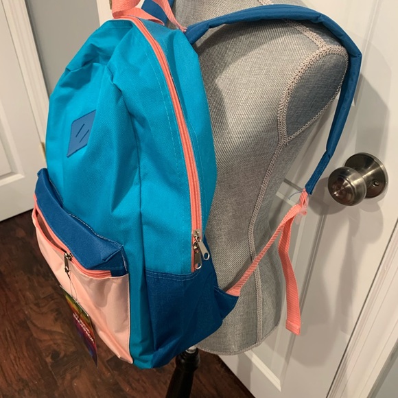 NWT 17” Backpack. Perfect for everyday use or kids use at school Loads of room! - Picture 3 of 9